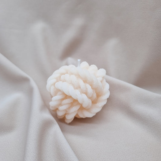 Bougie en forme de nœud en cire de soja, 4,5 cm.