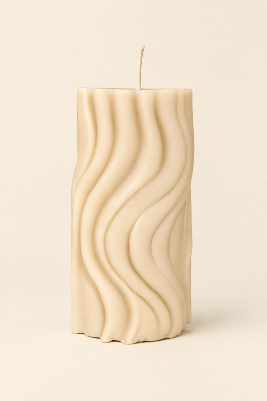Bougie Tendance Colonne en cire de soja, 10 cm, photographiée seule sur fond clair